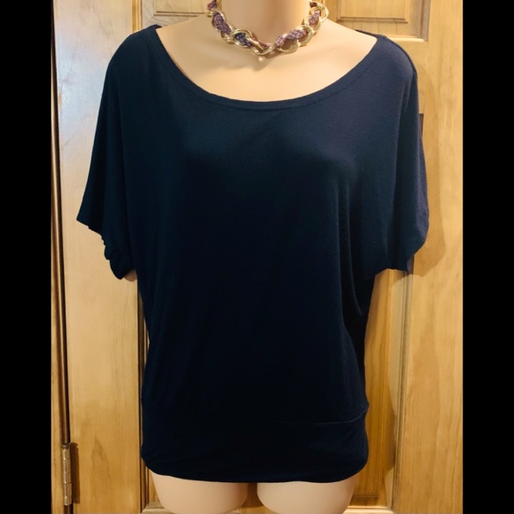 Black Top - Picture 2 of 7